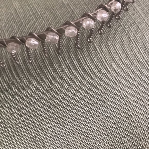 Tiara super cute and gorgeous on head .. - Picture 3 of 4